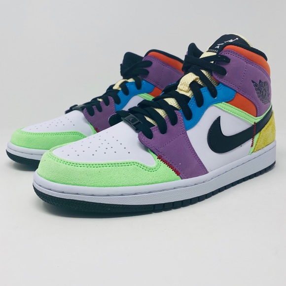 Jordan Women’s 1 Mid SE - Picture 3 of 8